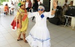 Os idosos estavam fantasiados e muito animados, eles pularam incansavelmente dando exemplo de alegria, vivacidade e muito fôlego