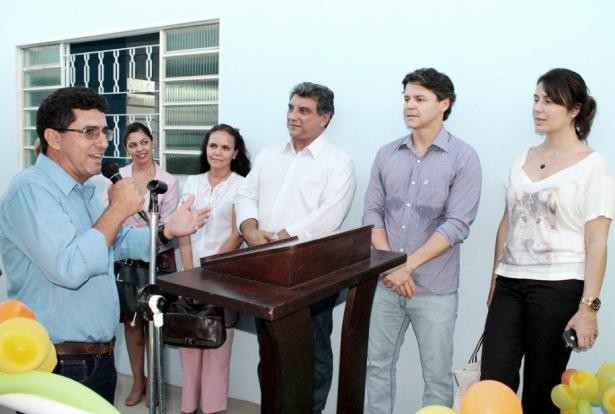 Inauguração da brinquedoteca da Apae contou com a participação de autoridades locais